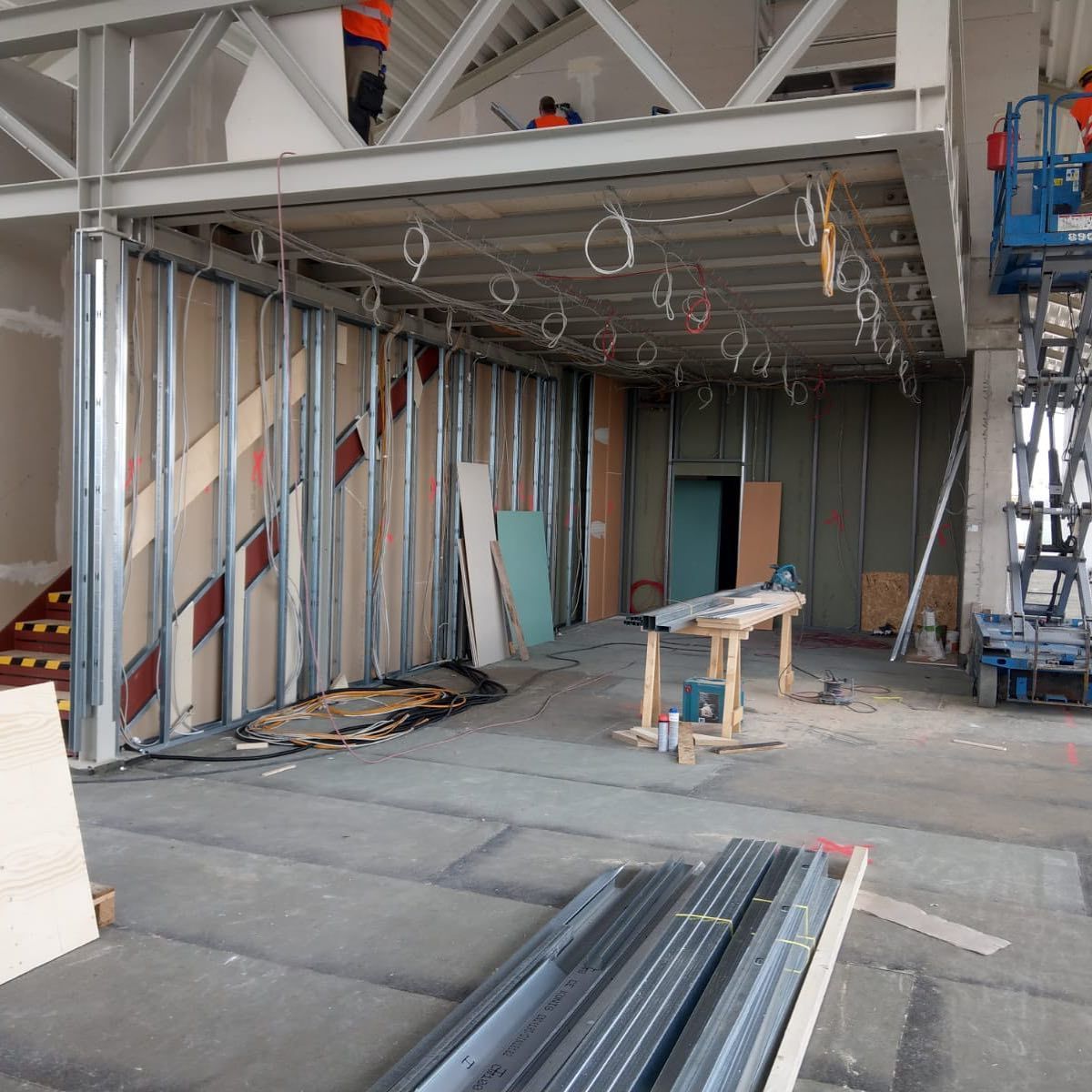 Elektroinstallation auf einer Baustelle